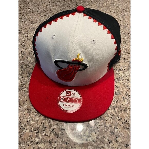 NEW Era Miami‎ Heat SnapBack Hat - Picture 1 of 12